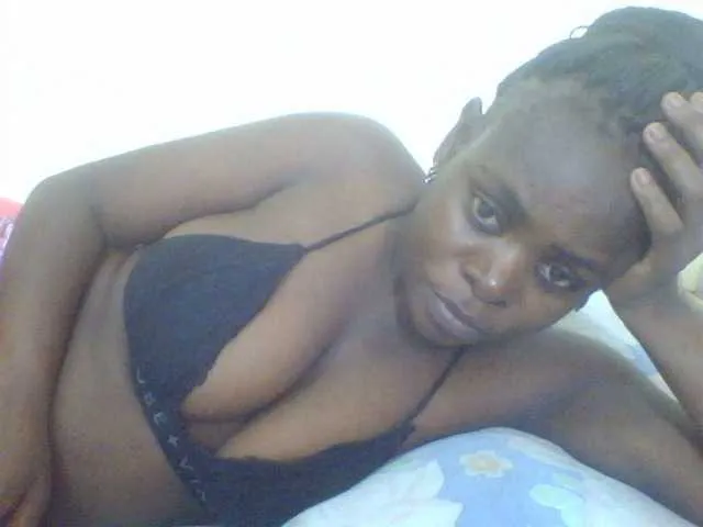 Live sex webcam photo for Sexyblackboobs #276353543