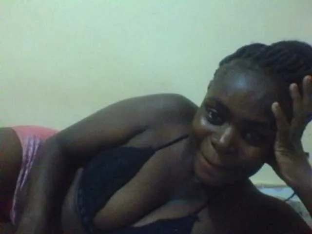 Live sex webcam photo for Sexyblackboobs #276355368