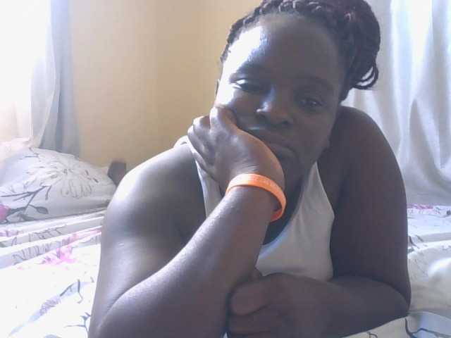 Live sex webcam photo for Sexyblackgal10 #291437269