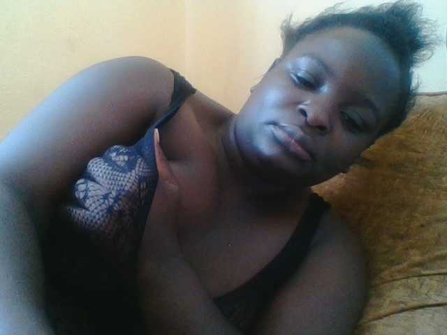 Live sex webcam photo for Sexyblackgal10 #291511933