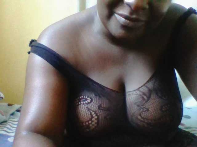 Live sex webcam photo for Sexyblackgal10 #291561823