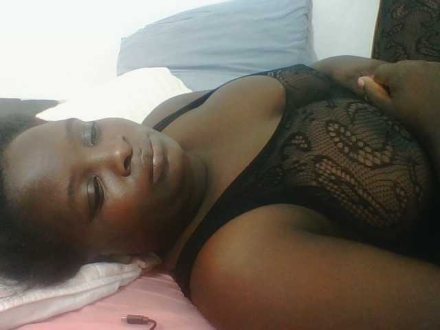 Live sex webcam photo for Sexyblackgal10 #291634419