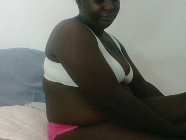 Live sex webcam photo for Sexyblackgal10 #291642958