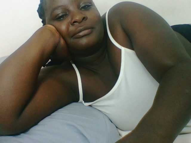 Live sex webcam photo for Sexyblackgal10 #291736300