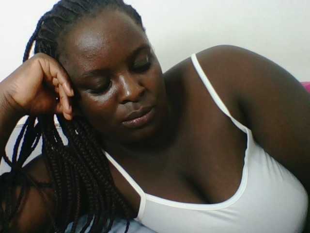 Live sex webcam photo for Sexyblackgal10 #291760646