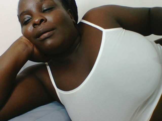 Live sex webcam photo for Sexyblackgal10 #291778765