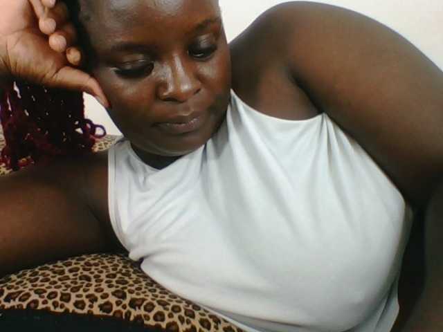 Live sex webcam photo for Sexyblackgal10 #291927779