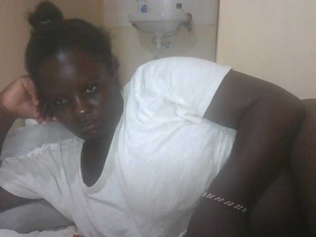 Live sex webcam photo for Sexyblackgal10 #292175638