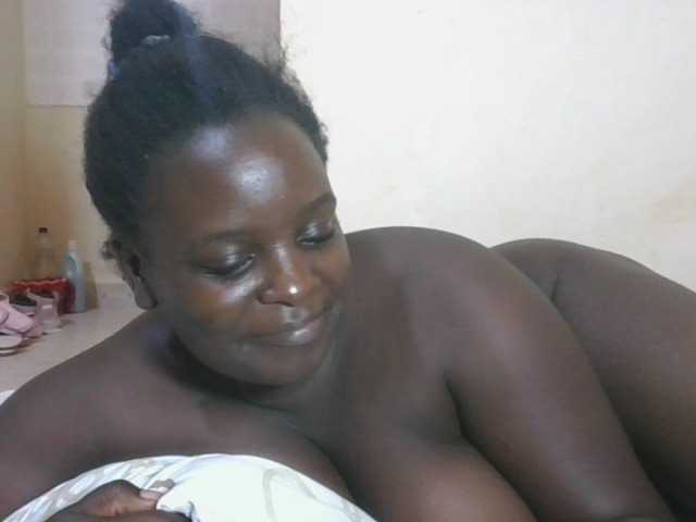 Live sex webcam photo for Sexyblackgal10 #292189372