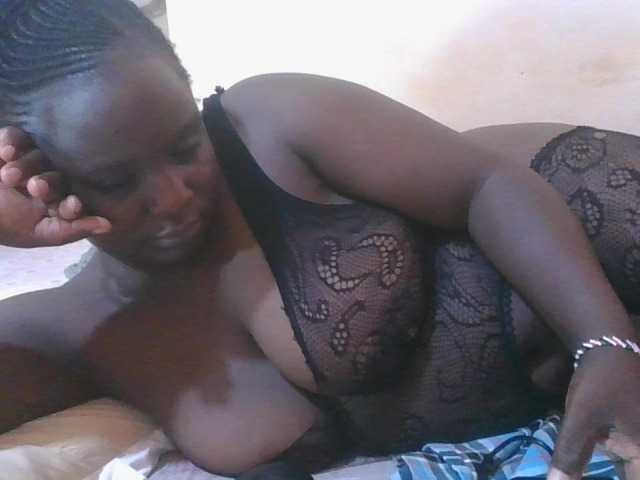 Live sex webcam photo for Sexyblackgal10 #292253927