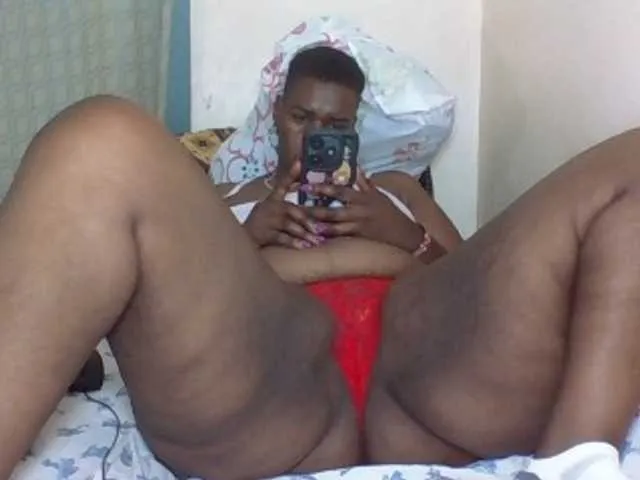 Live sex webcam photo for Sexyblacktits #290437181