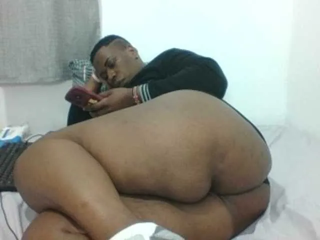 Live sex webcam photo for Sexyblacktits #291323221