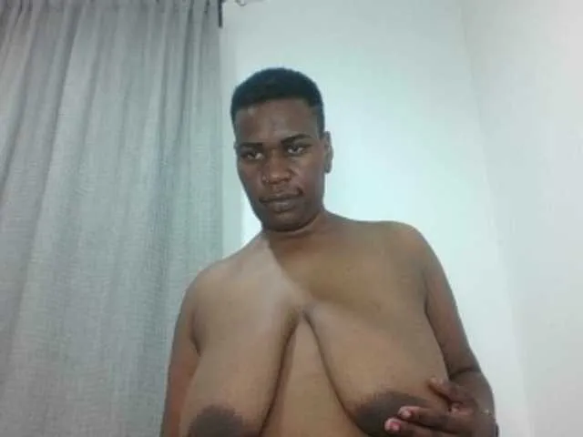 Live sex webcam photo for Sexyblacktits #291374206