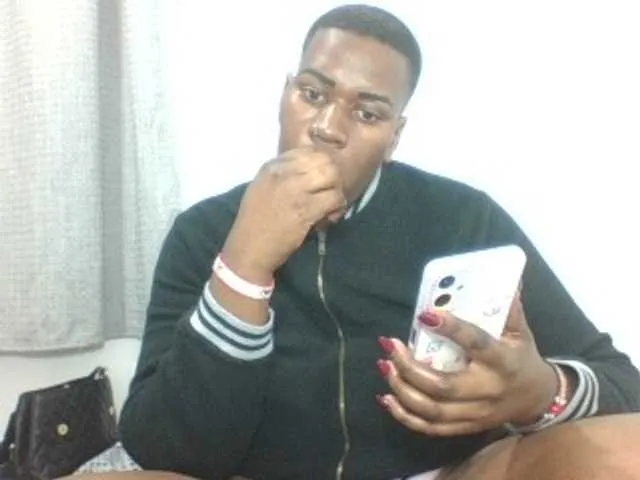 Live sex webcam photo for Sexyblacktits #291536534