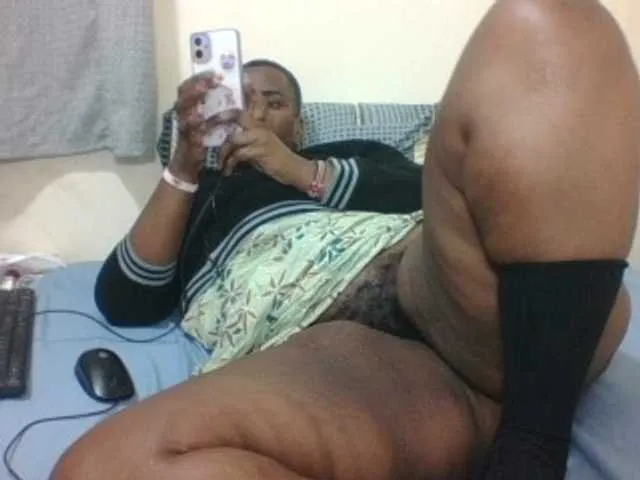 Live sex webcam photo for Sexyblacktits #291630356