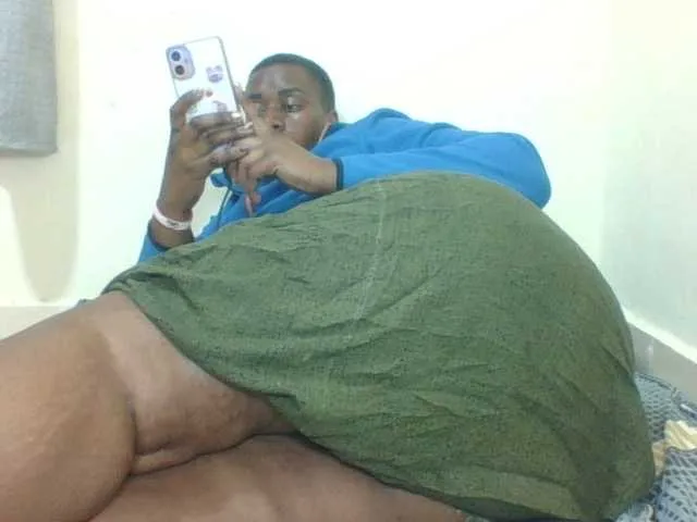 Live sex webcam photo for Sexyblacktits #291682106