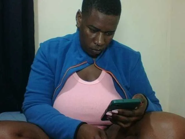 Live sex webcam photo for Sexyblacktits #292097040