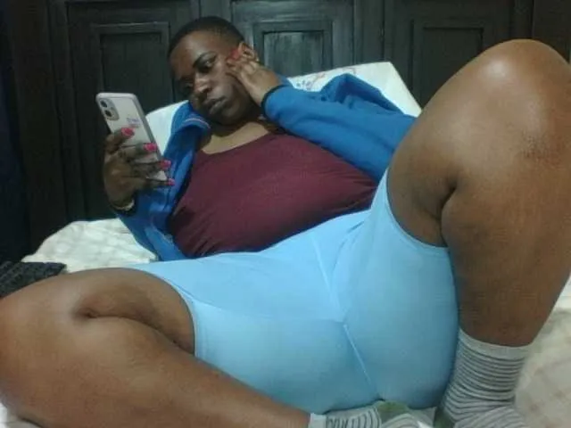 Live sex webcam photo for Sexyblacktits #292179315