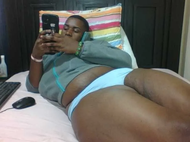 Live sex webcam photo for Sexyblacktits #292487285