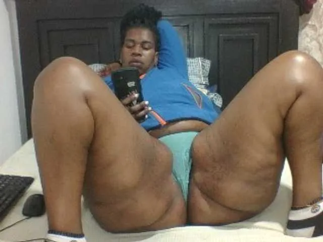 Live sex webcam photo for Sexyblacktits #293800626