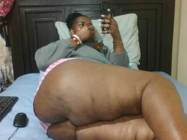 Live sex webcam photo for Sexyblacktits #293874352
