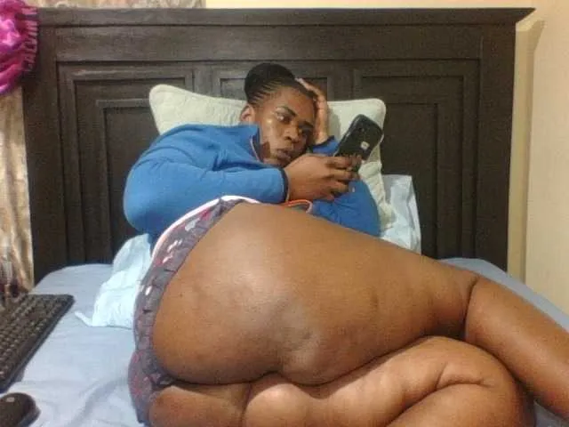Live sex webcam photo for Sexyblacktits #293878831