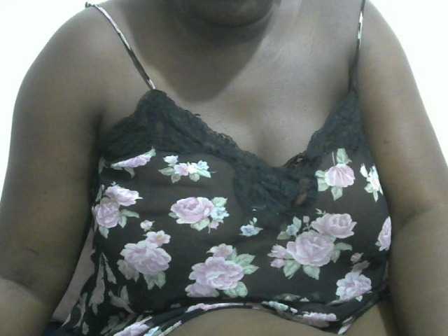 Live sex webcam photo for Sexyboobys #290128983