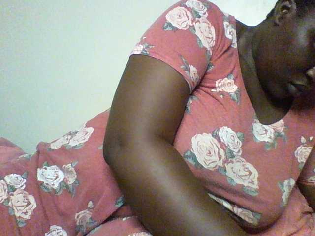 Live sex webcam photo for Sexyboobys #290727850