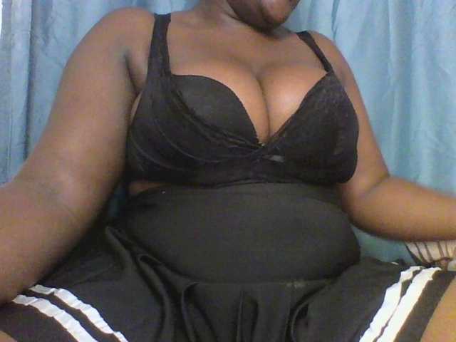 Live sex webcam photo for Sexyboobys #291292305