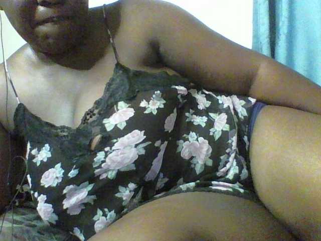 Live sex webcam photo for Sexyboobys #291414087