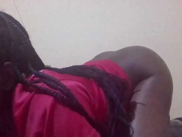 Live sex webcam photo for Sexybooty15 #289340702