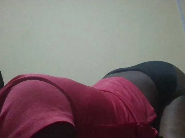 Live sex webcam photo for Sexybooty15 #289965137