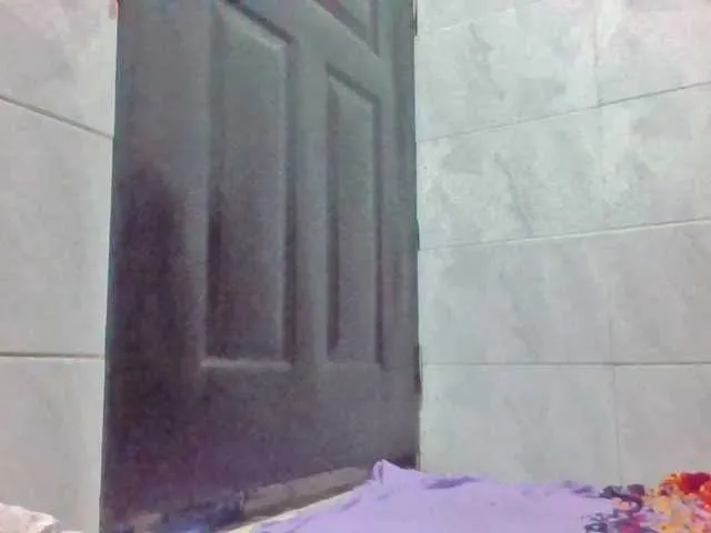 Live sex webcam photo for Sexybooty15 #291270582