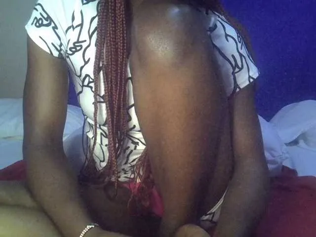 Live sex webcam photo for Sexybooty15 #292140645