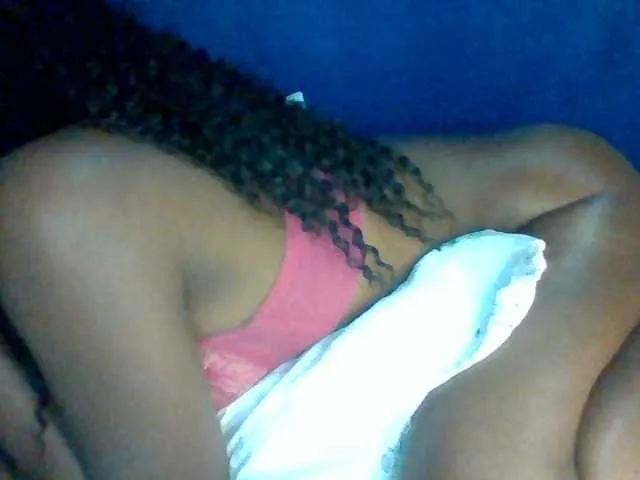 Live sex webcam photo for Sexybooty15 #293839888