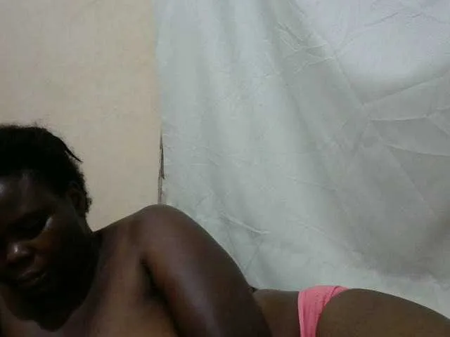 Live sex webcam photo for Sexycandy2 #290733049