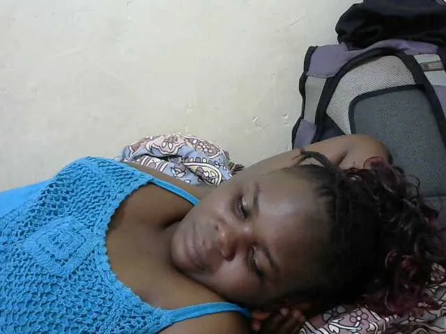 Live sex webcam photo for Sexycandy2 #291095582