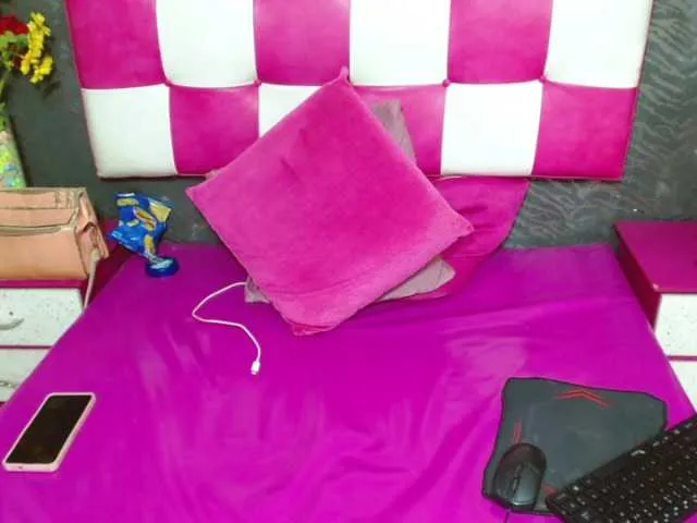 Live sex webcam photo for Sexydannatsx #274046098