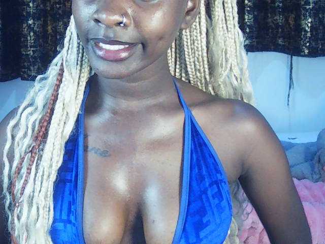 Live sex webcam photo for Sexydavinah #294186857