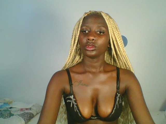 Live sex webcam photo for Sexydavinah #294202436