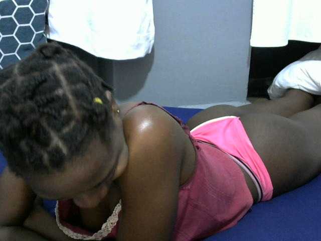 Live sex webcam photo for Sexydee14 #278052413