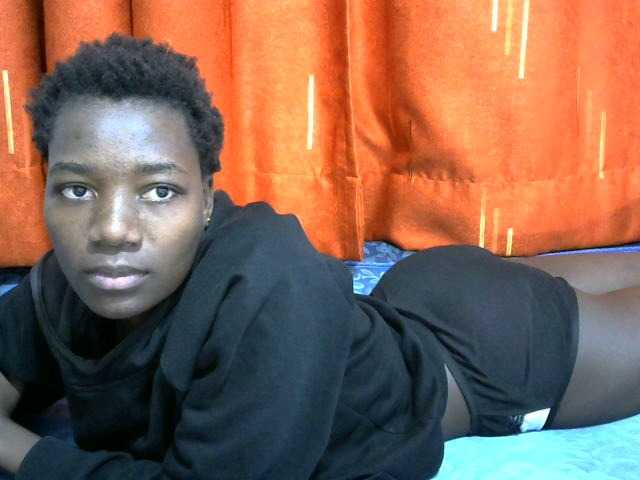 Live sex webcam photo for Sexydee14 #281406034