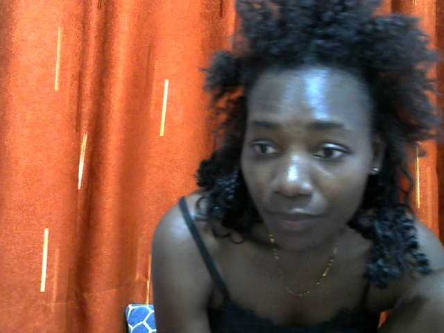 Live sex webcam photo for Sexydee14 #290309768