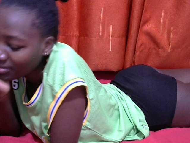 Live sex webcam photo for Sexydee14 #290467530