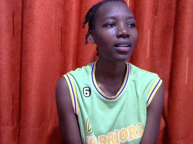 Live sex webcam photo for Sexydee14 #290481740