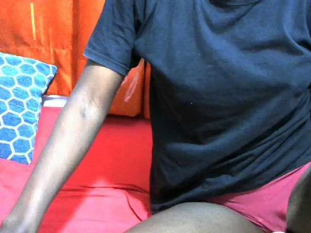 Live sex webcam photo for Sexydee14 #290908816