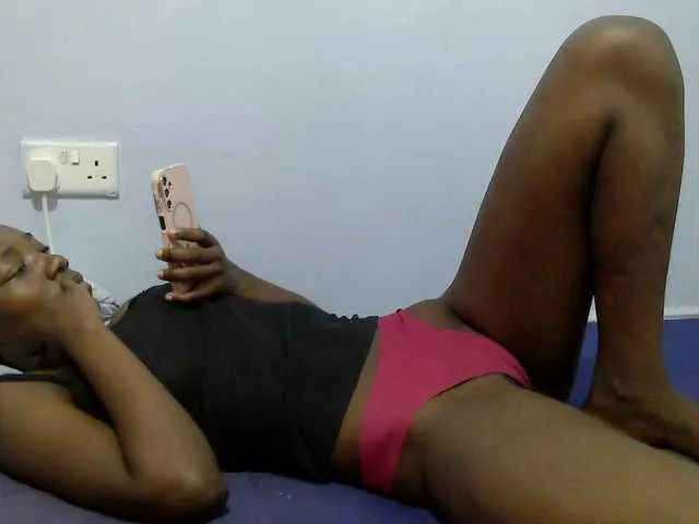 Live sex webcam photo for Sexydee14 #291057325