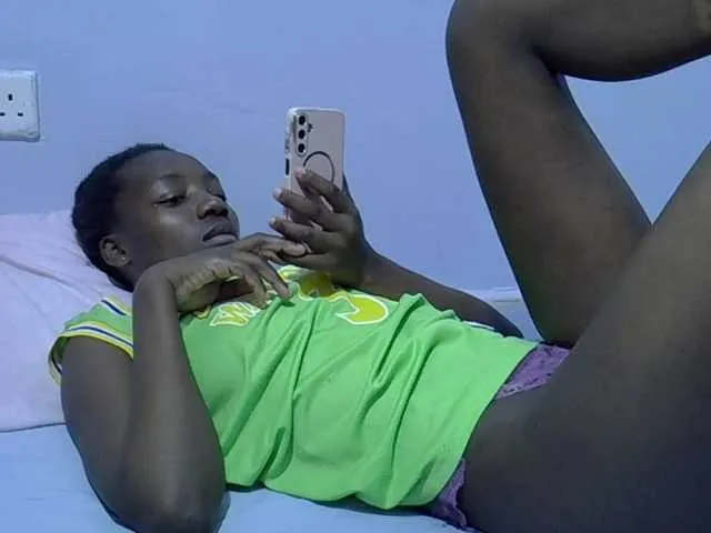 Live sex webcam photo for Sexydee14 #291467619