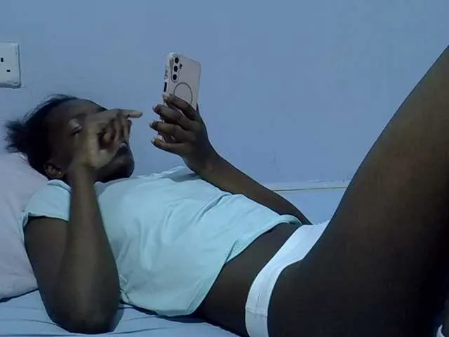 Live sex webcam photo for Sexydee14 #291481499