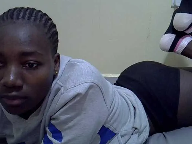 Live sex webcam photo for Sexydee14 #291795776